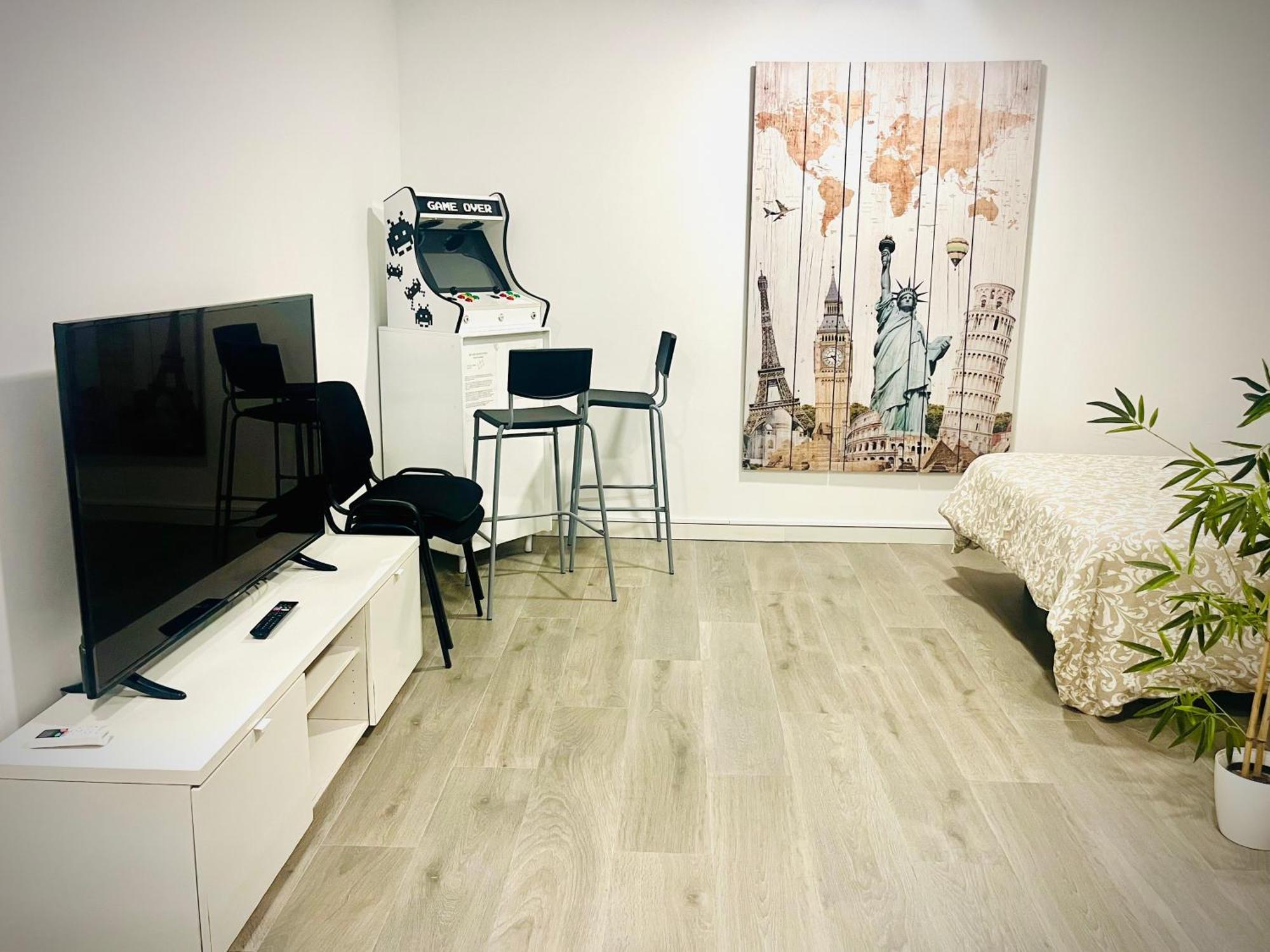 Luxury Carihuela Beach Торемолинос Екстериор снимка